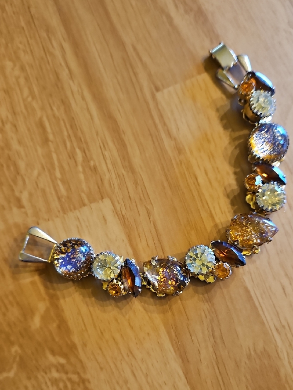 Vintage rhinestone and lava iridescent stones link gold tone bracelet Multicolor - Picture 2 of 8